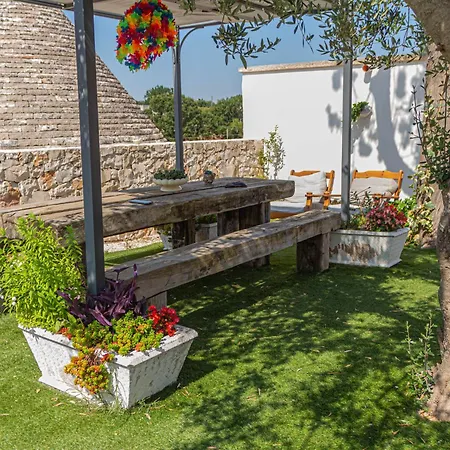 Trulli Sulla Valle * Locorotondo