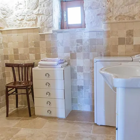 Trulli Sulla Valle Locorotondo